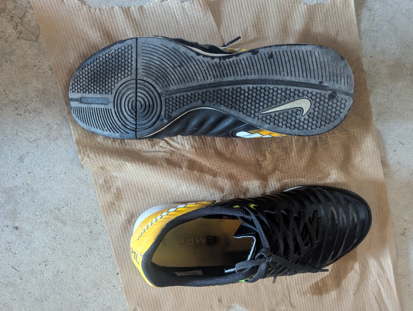 Nike Tiempo Indoor Soccer Shoes - photo 4