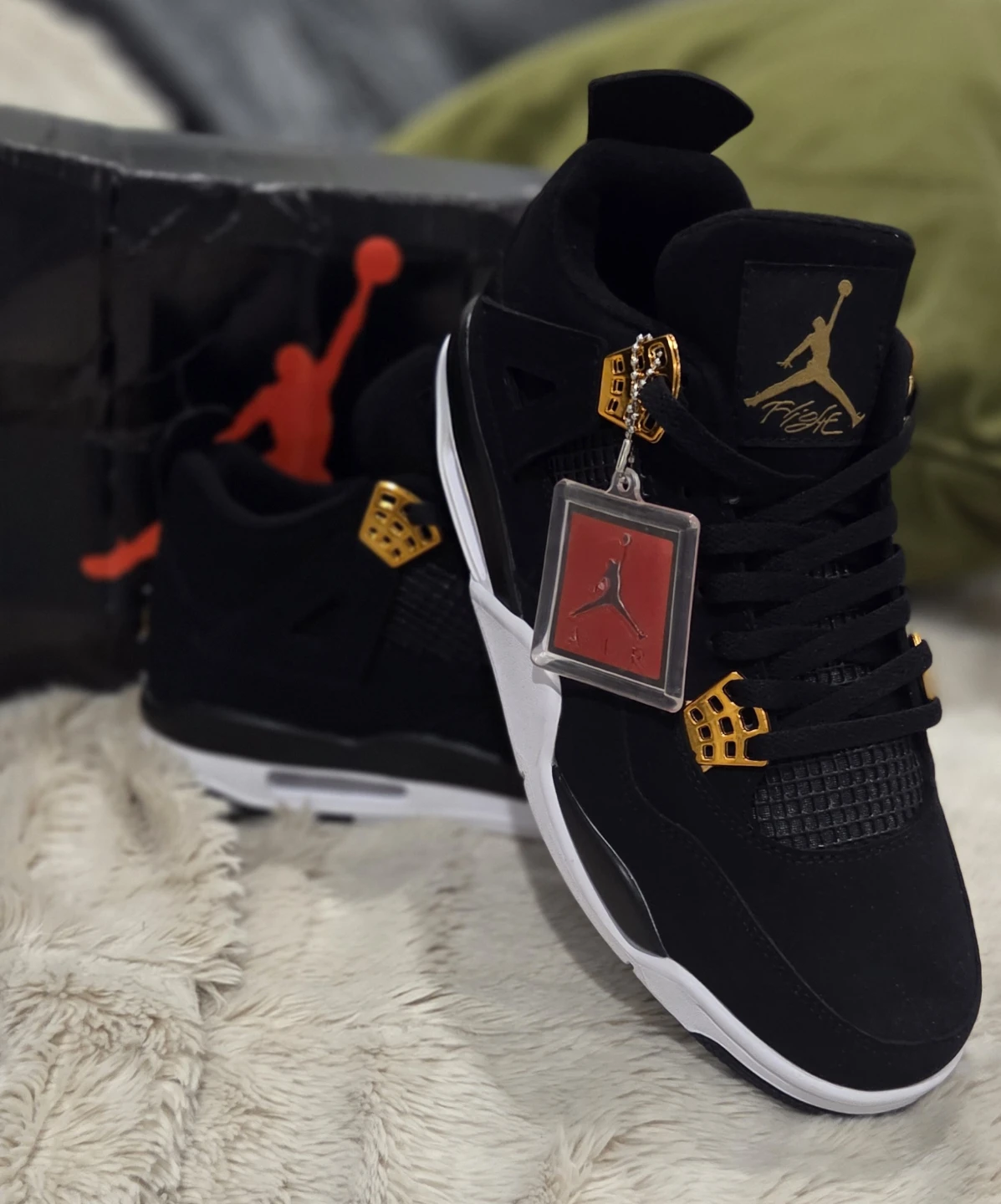 Jordan 4 Retro royaly style