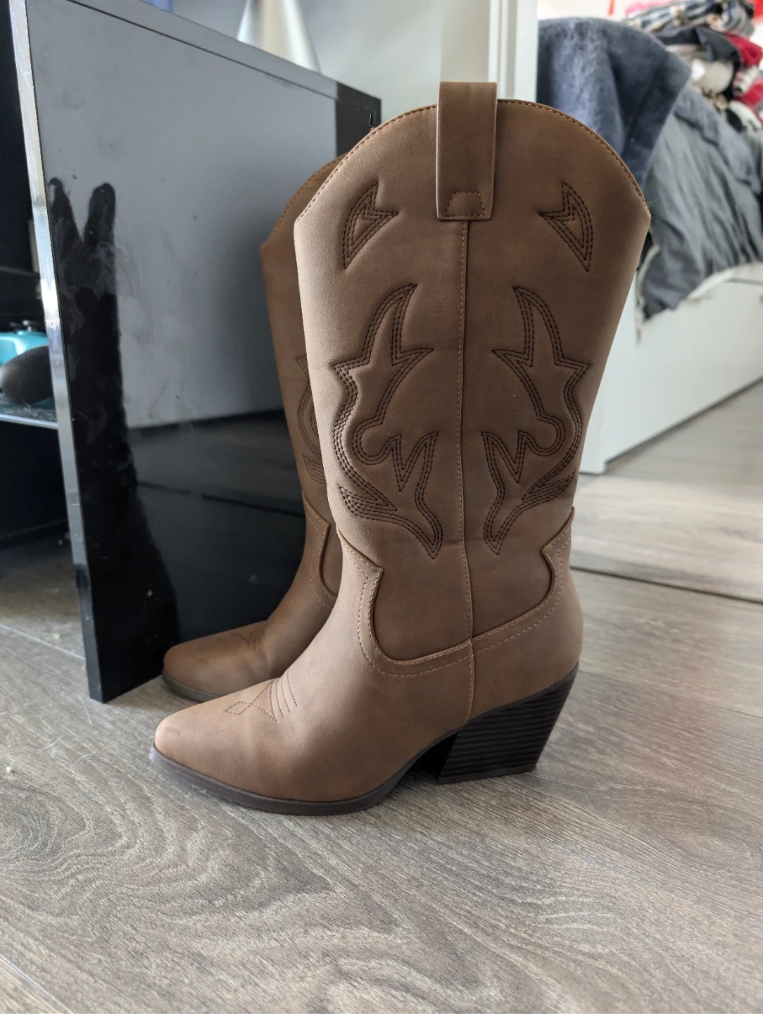 Brown Cowboy Boots US 7 - photo 2