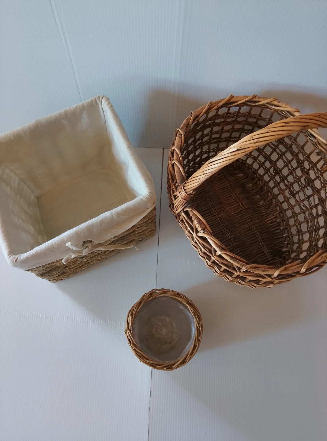 Set of 3 assorted wicker and seagrass baskets - photo 2