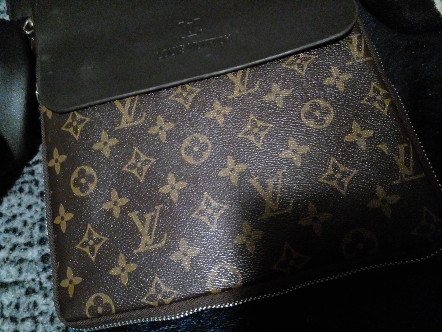 Louis Vuitton Monogram Crossbody Bag - photo 2
