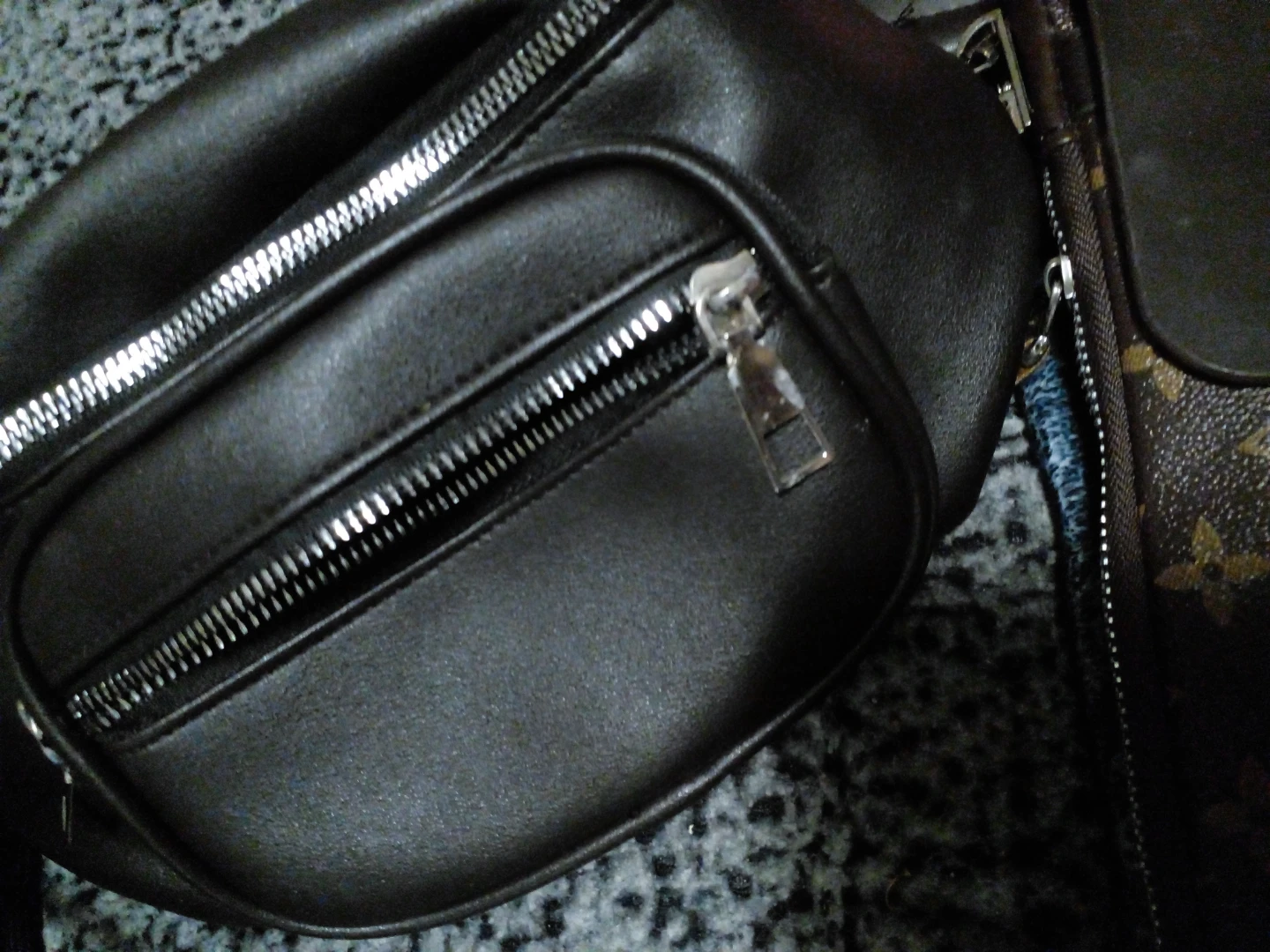 Louis Vuitton Monogram Crossbody Bag - photo 3