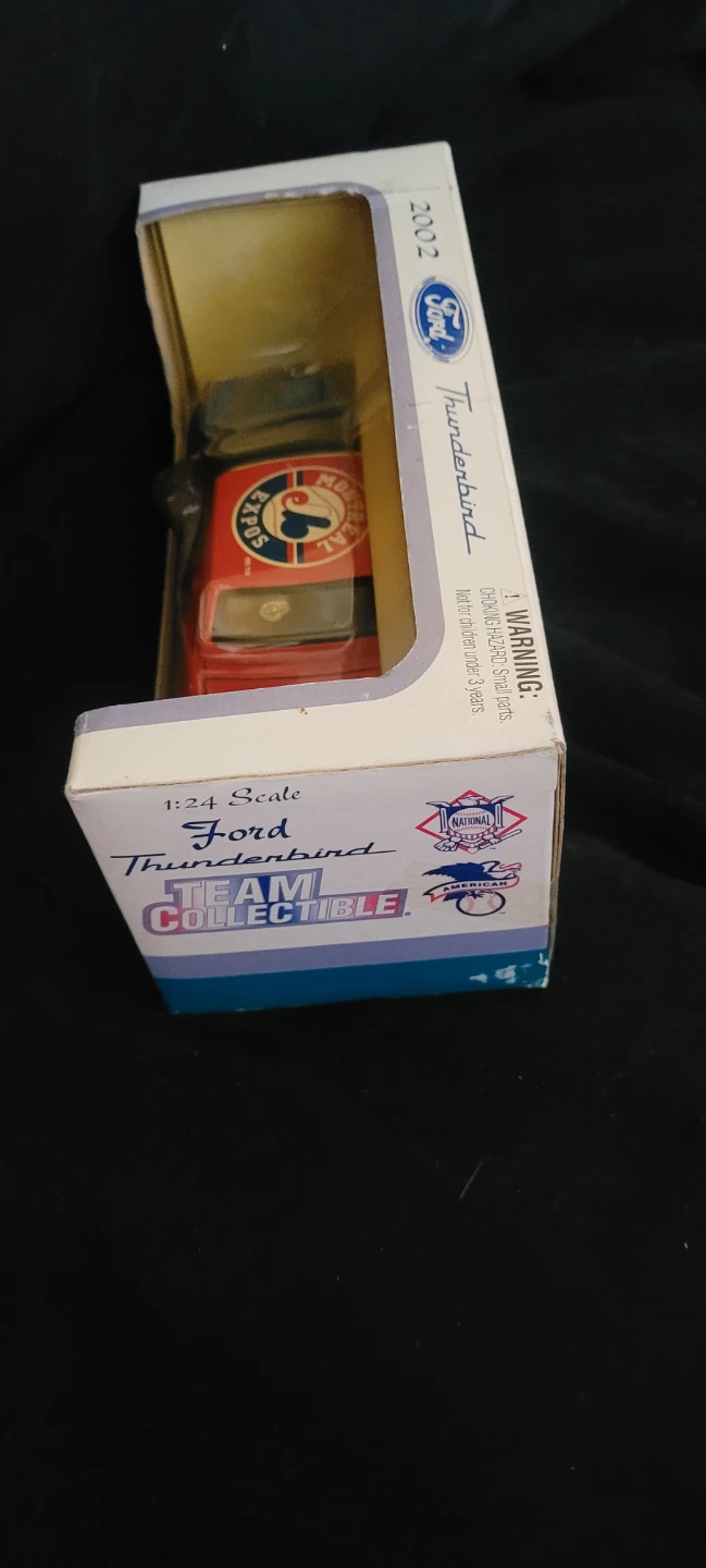 2002 Ford Thunderbird Montreal Expos Limited Edition Diecast - photo 3