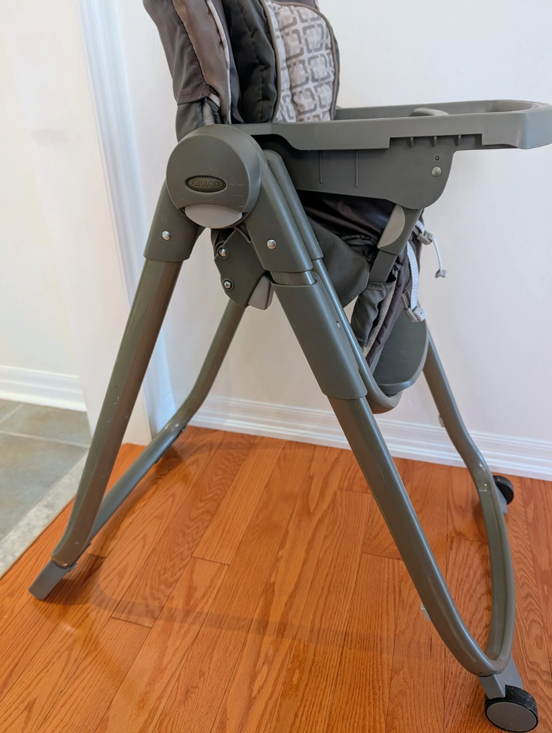 Graco High Chair - photo 3