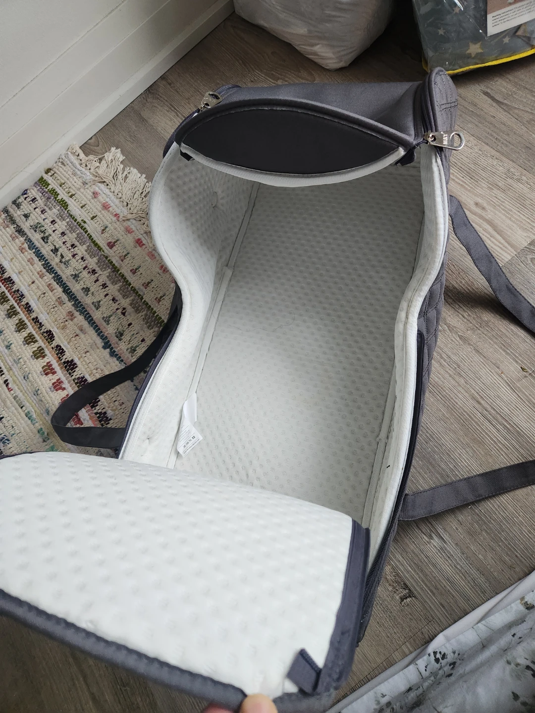 Grey Portable Baby Bassinet - photo 4