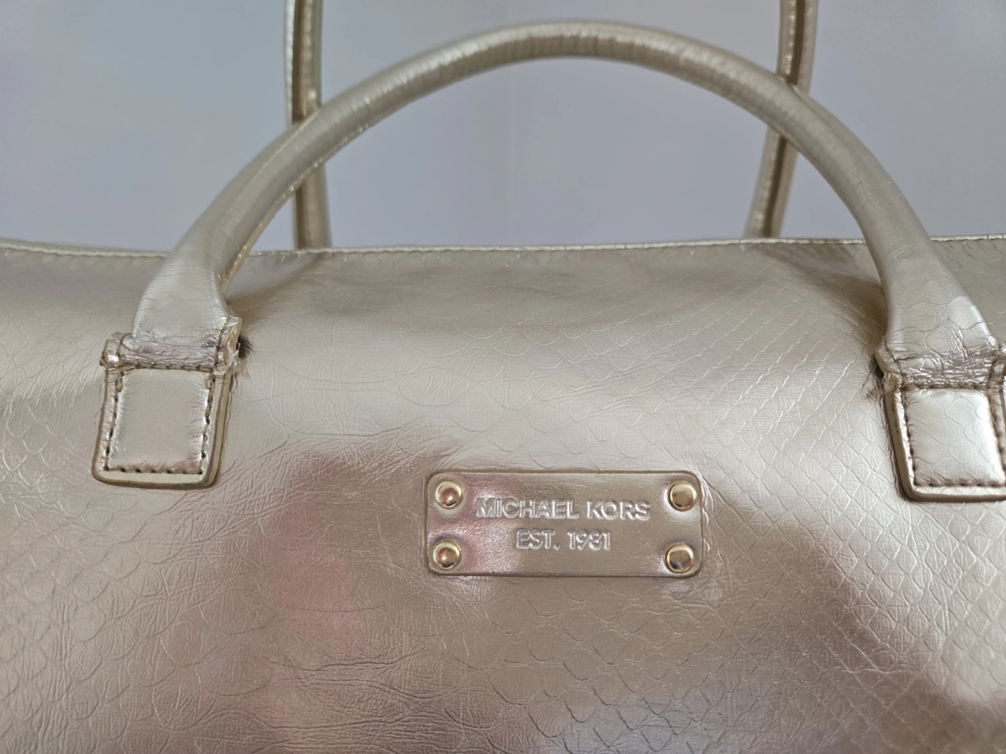 MK Duffle/Weekend/Gym Bag with matching pouch - photo 2