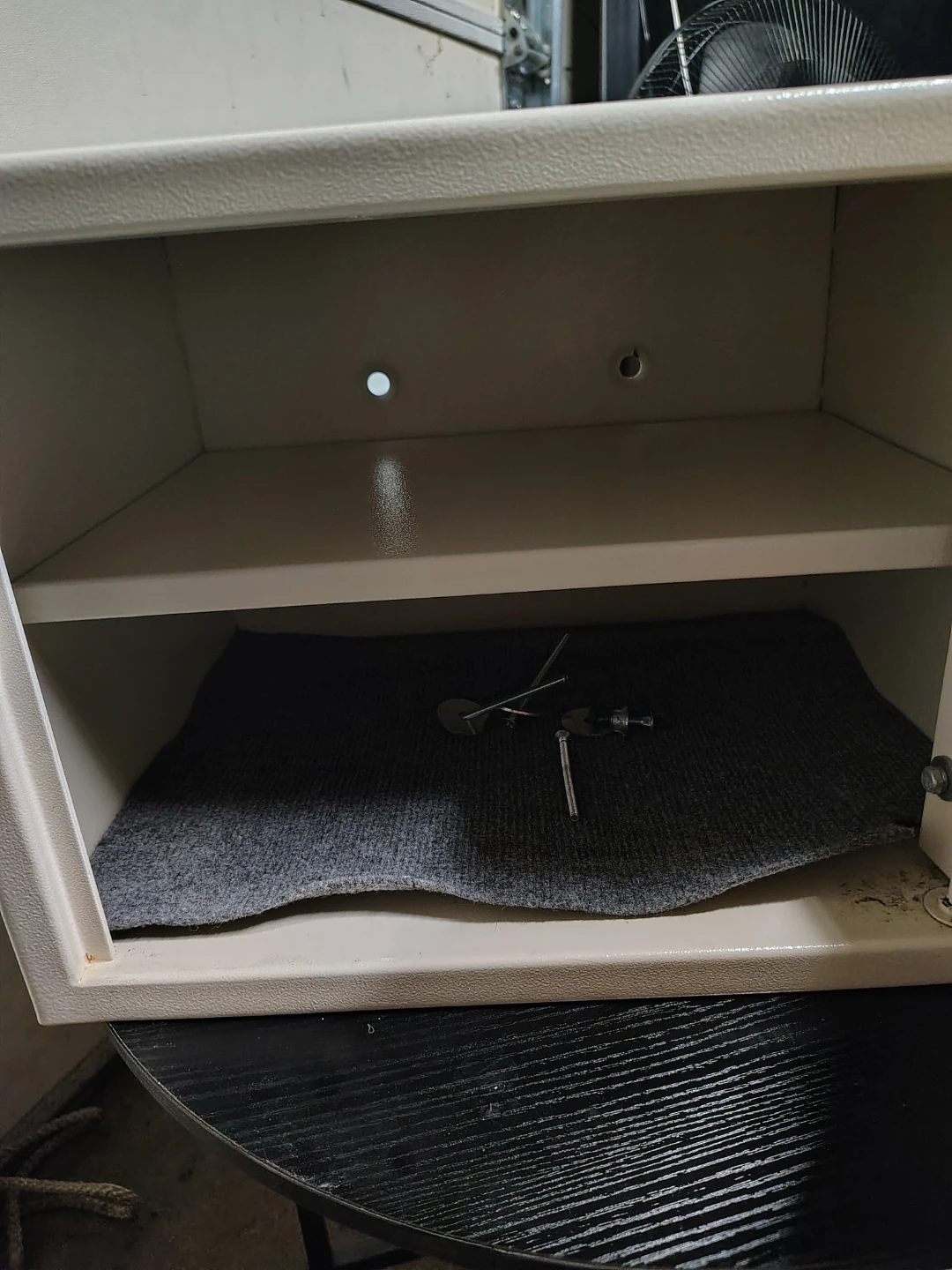 Challenger M5 Digital Safe - photo 3
