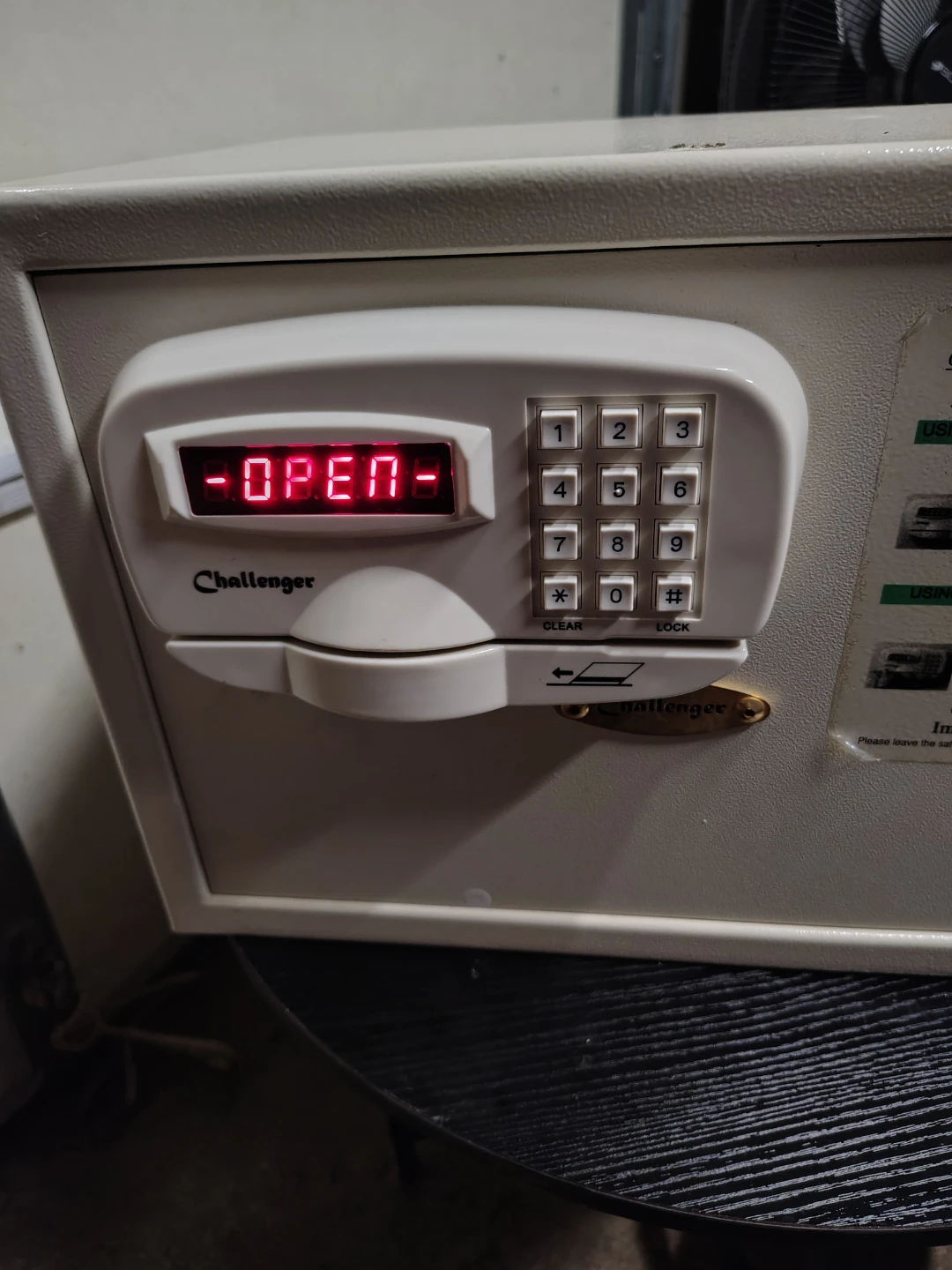 Challenger M5 Digital Safe - photo 5