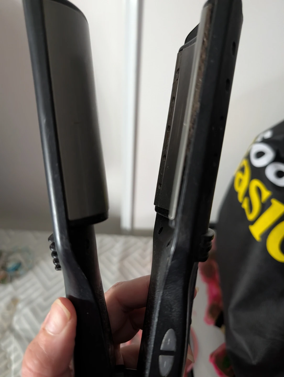 Pink Hair Straightener and black hair straightener - photo 2