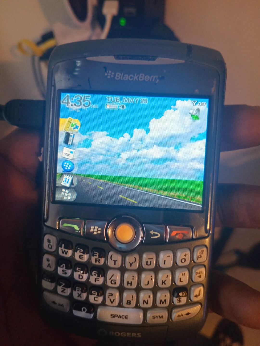 Blackberry curve Roger's