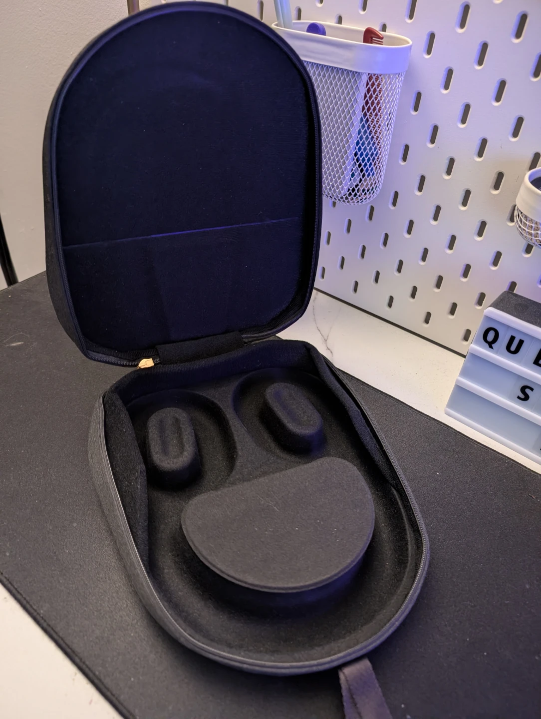 Original Sony Headphones Carrying Case for WH-1000XM5 - photo 2