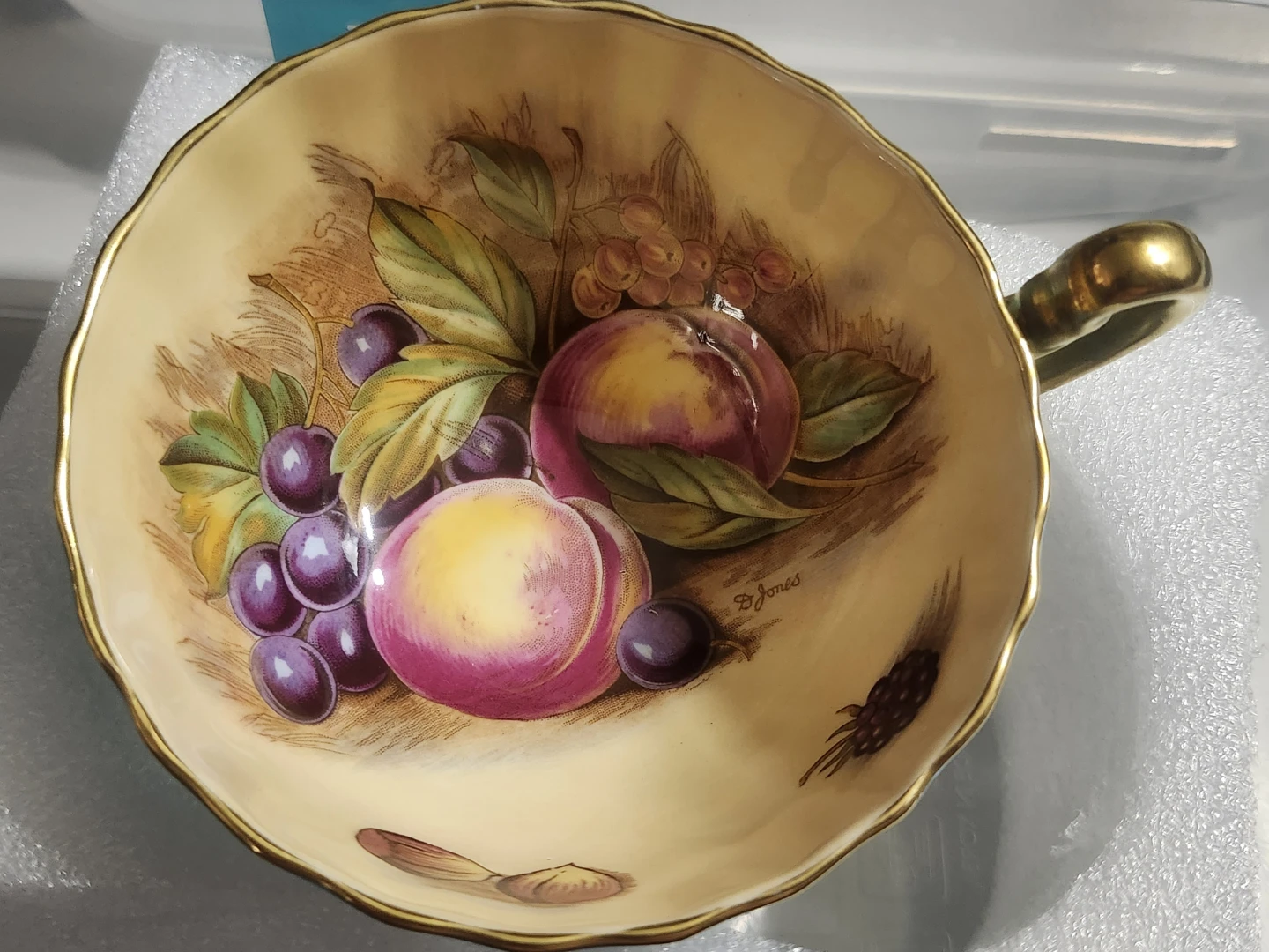Signed Aynsley Fruit cup & Saucer by D. Jones - photo 3