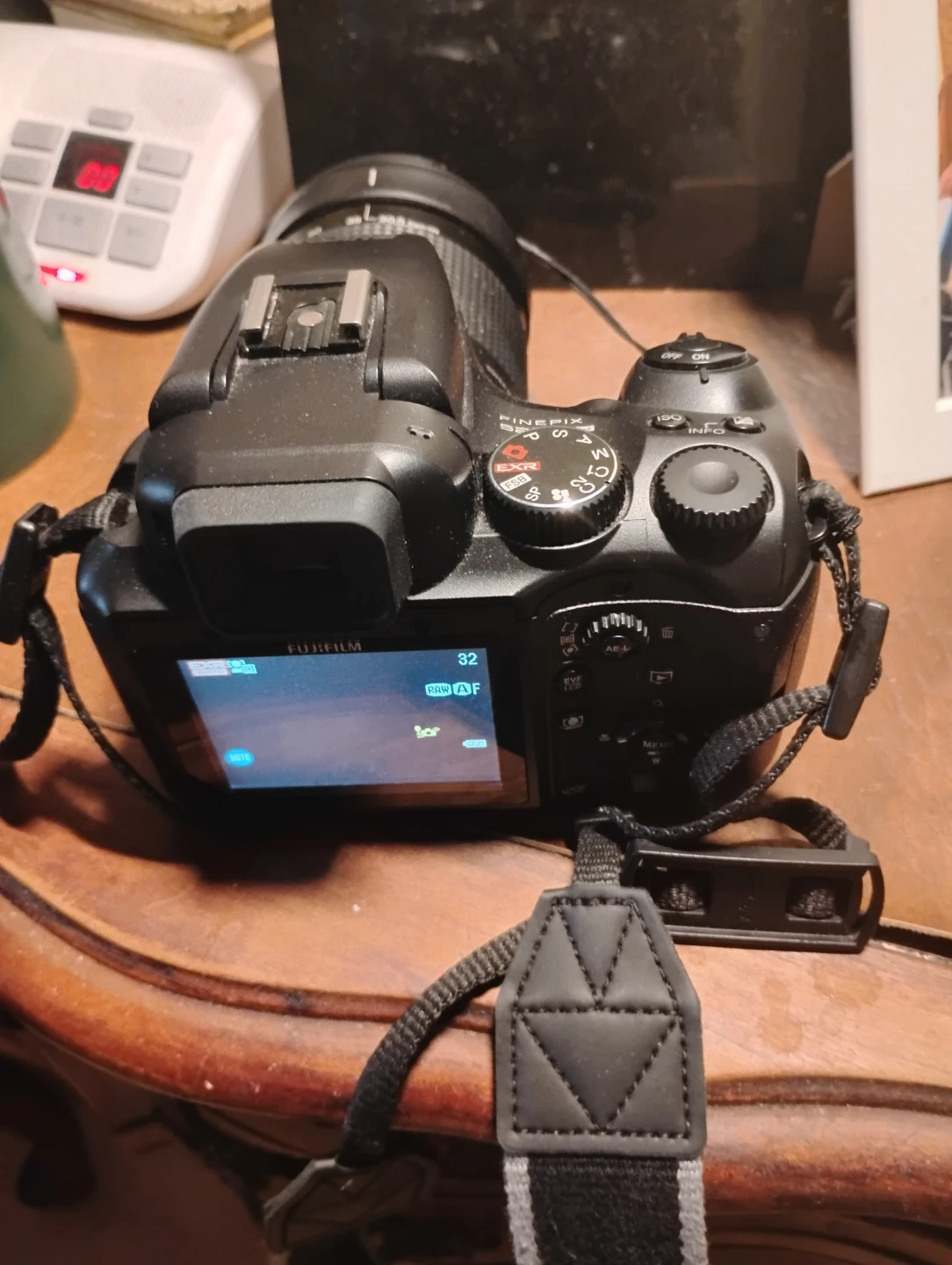FUJIFILM Dinepix S200 EXR - photo 3