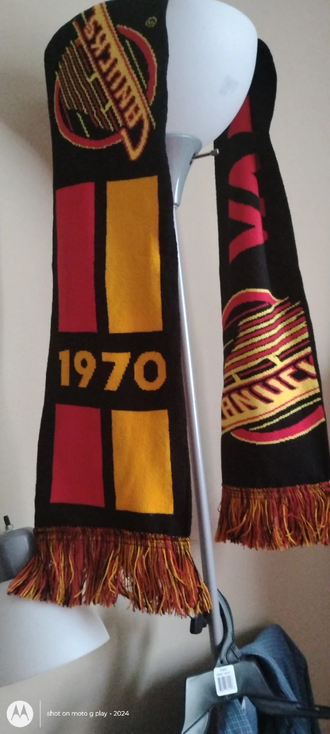 Vancouver Canucks vintage scarf - photo 4