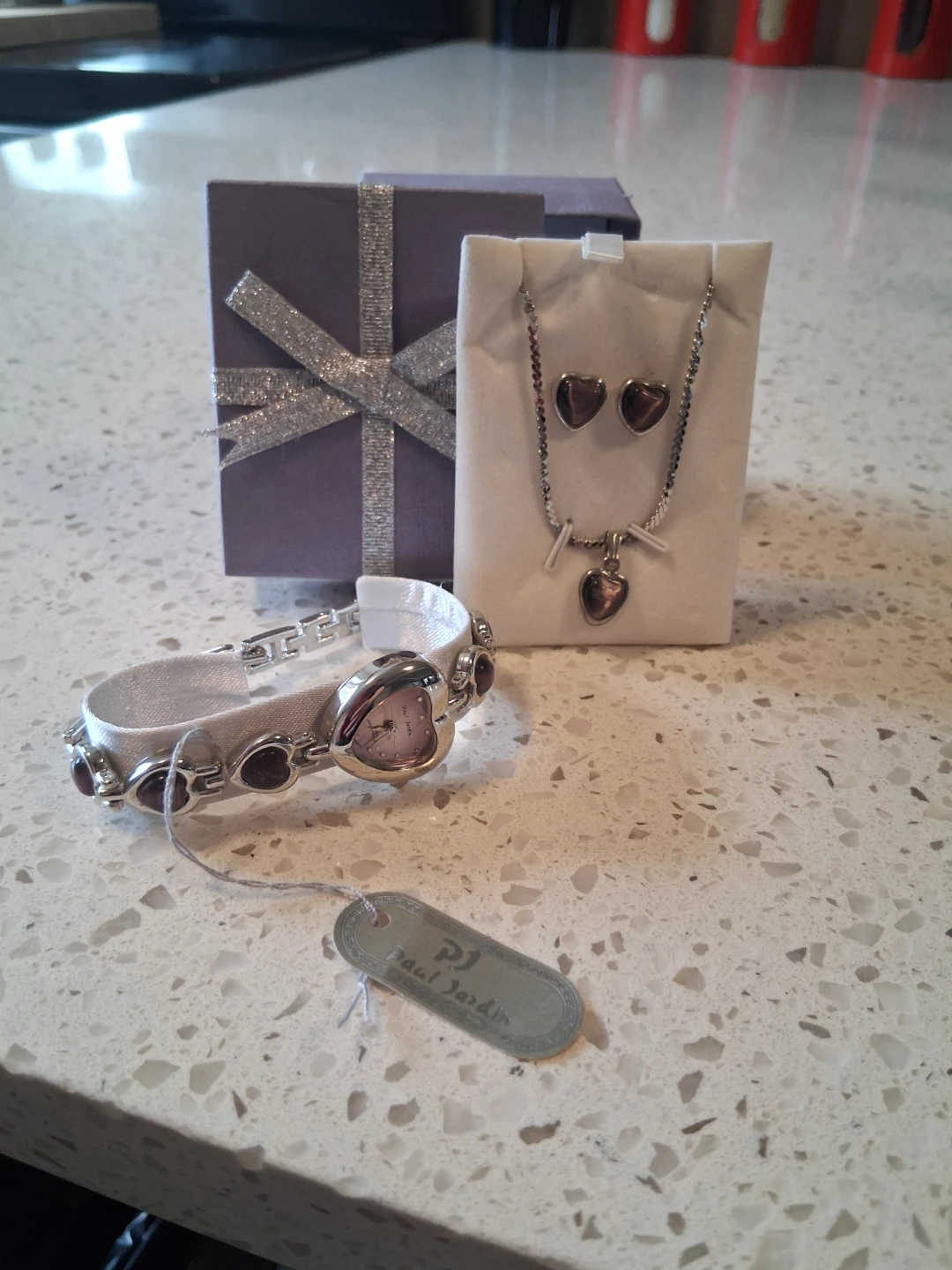 Incomplete jewlery sets