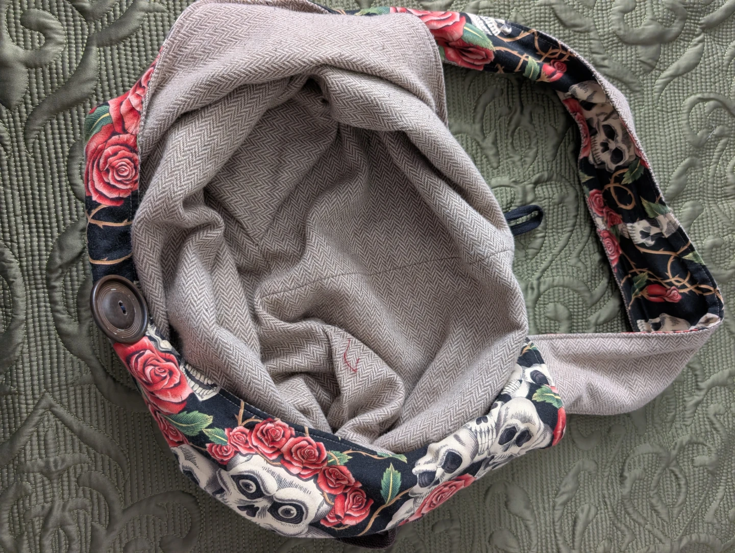 Skull and Rose Print Tote Bag - photo 2