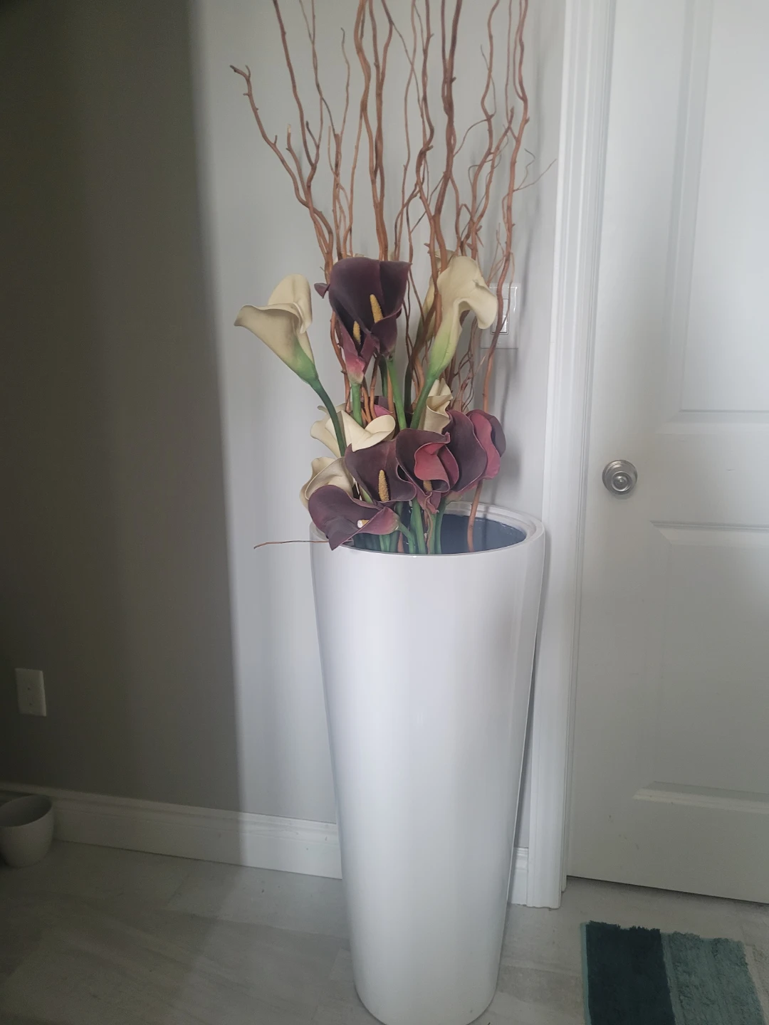 Modern whitel indoor or outdoor vase  45$