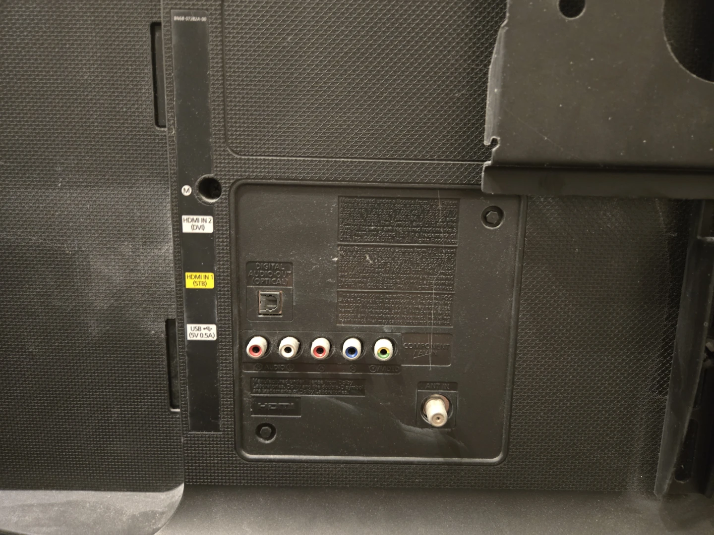 Samsung 48-inch TV with Rolling Stand - photo 3