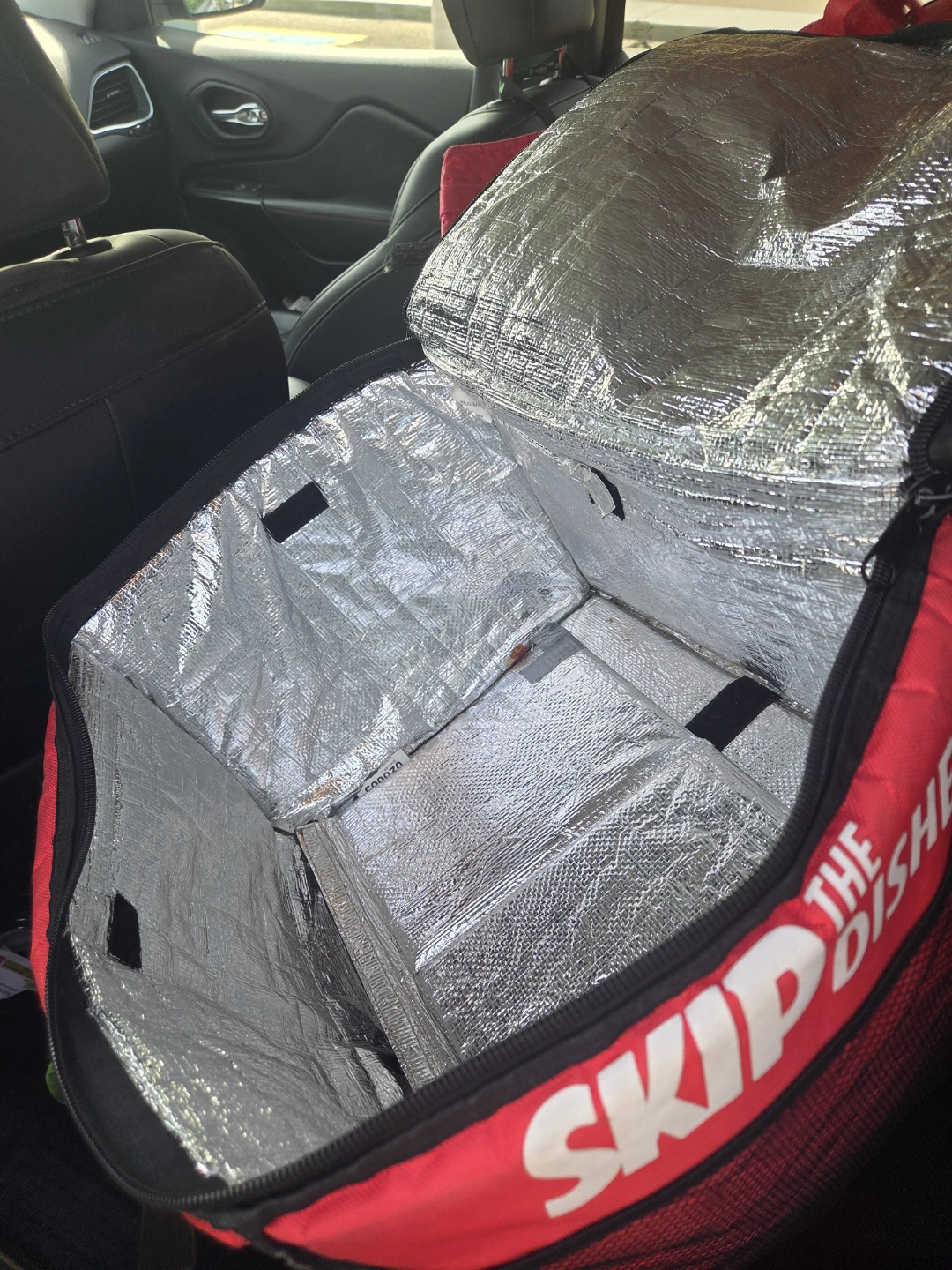 SkipTheDishes Insulated Delivery Bag - photo 2