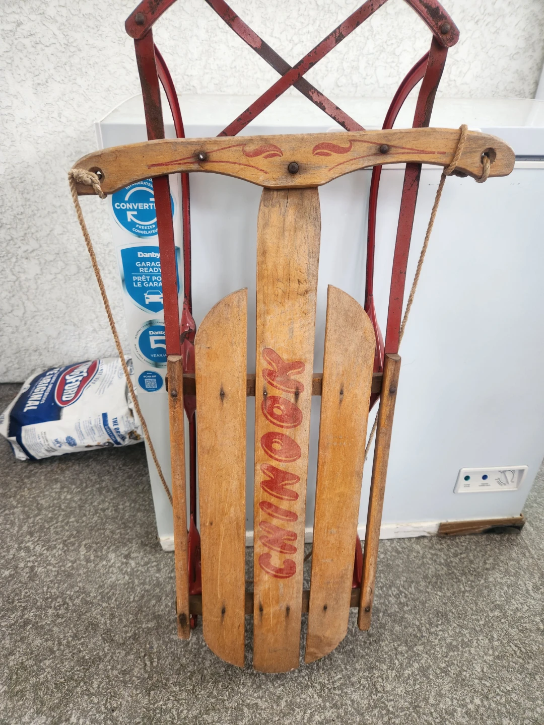 Traditional vintage snow and ice sled. - photo 2