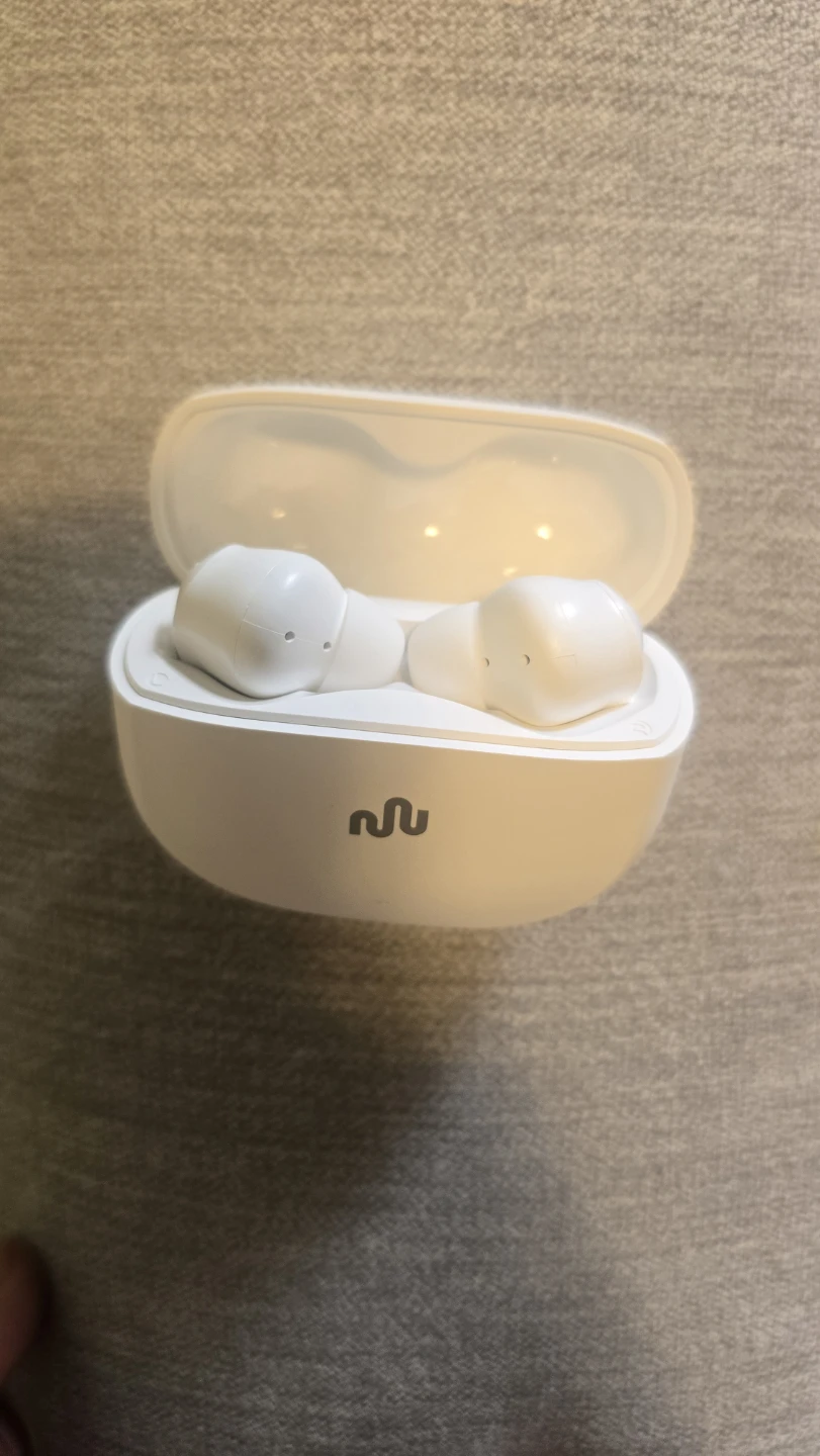 White True Wireless Earbuds - photo 3