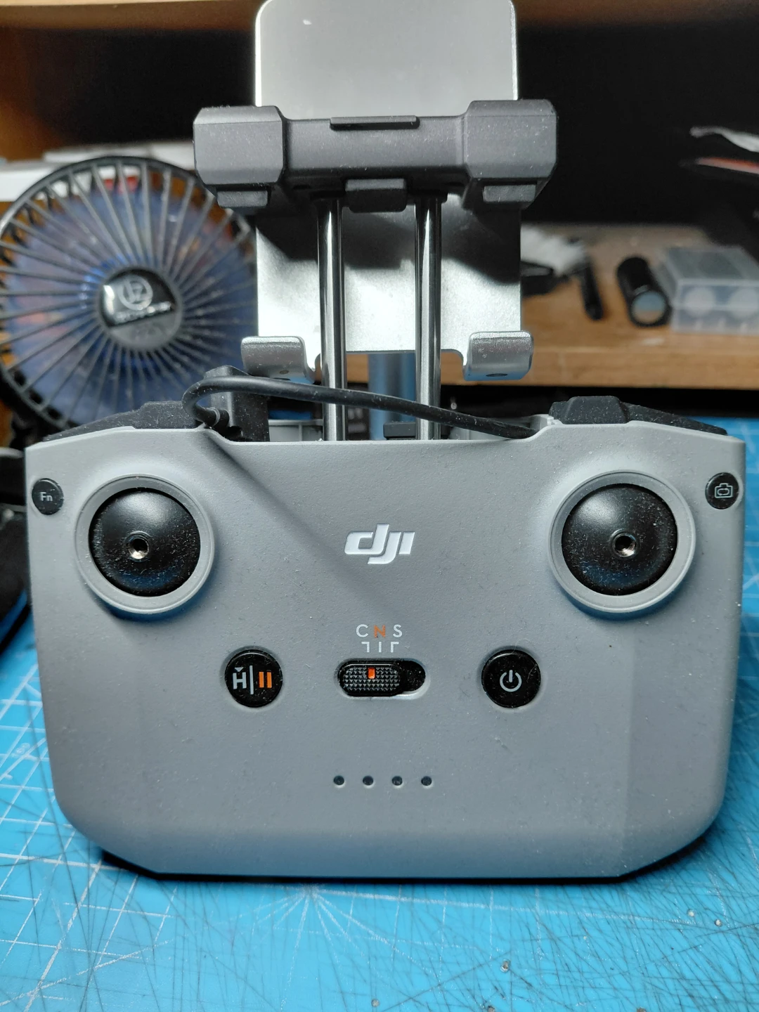 DJI Neo 2 FPV Drone and Controller Combo - photo 3