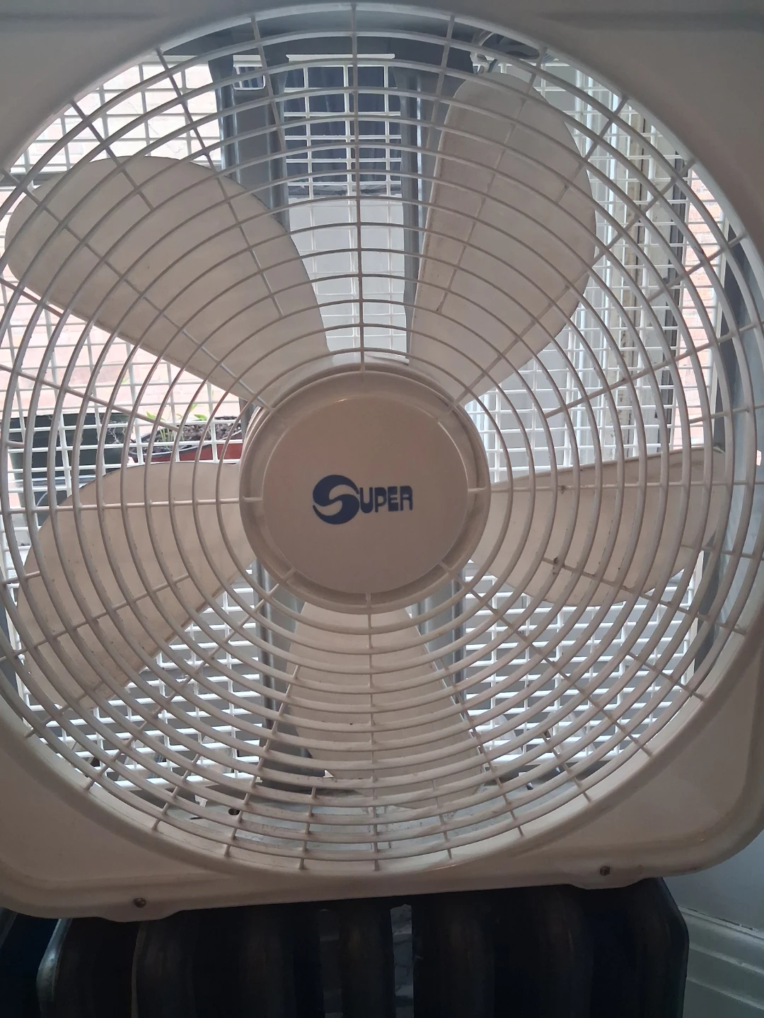 Super Box Fan ( NOT WORKING) for parts or repair
