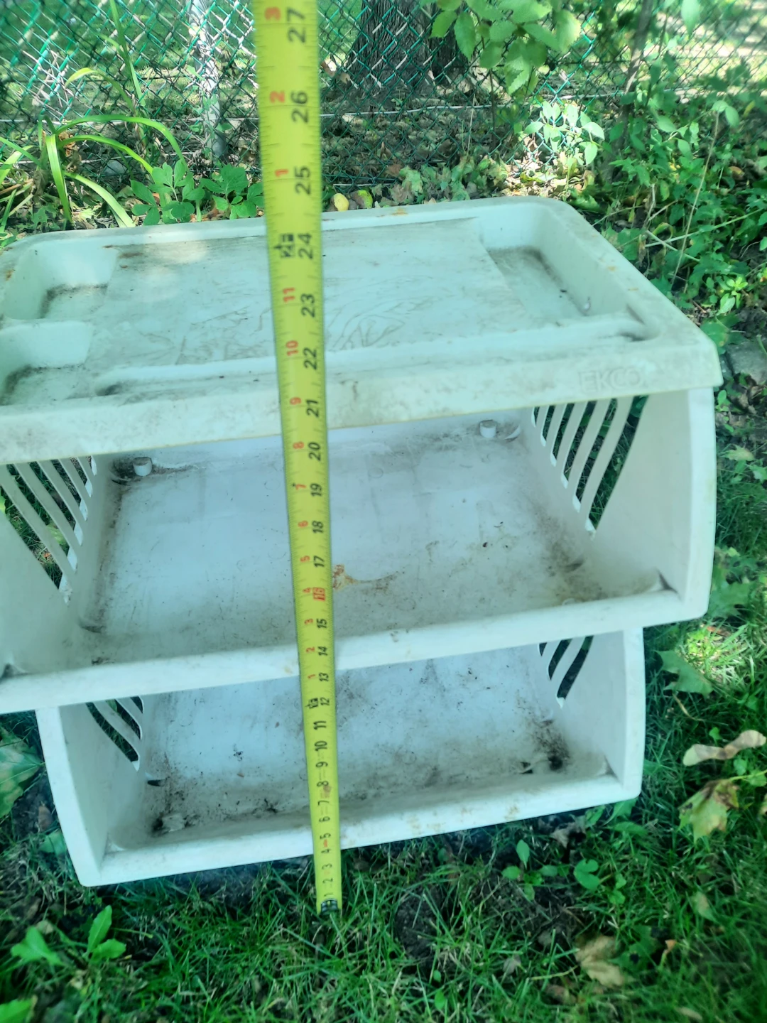 Plastic storage bin - photo 2