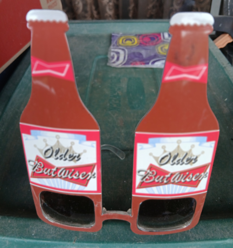 Budweiser Older But Wiser Novelty Glasses - photo 3