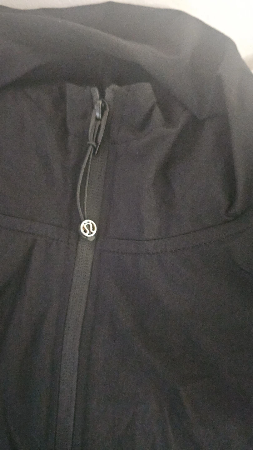 Lululemon Black Hooded Jacket light - photo 2