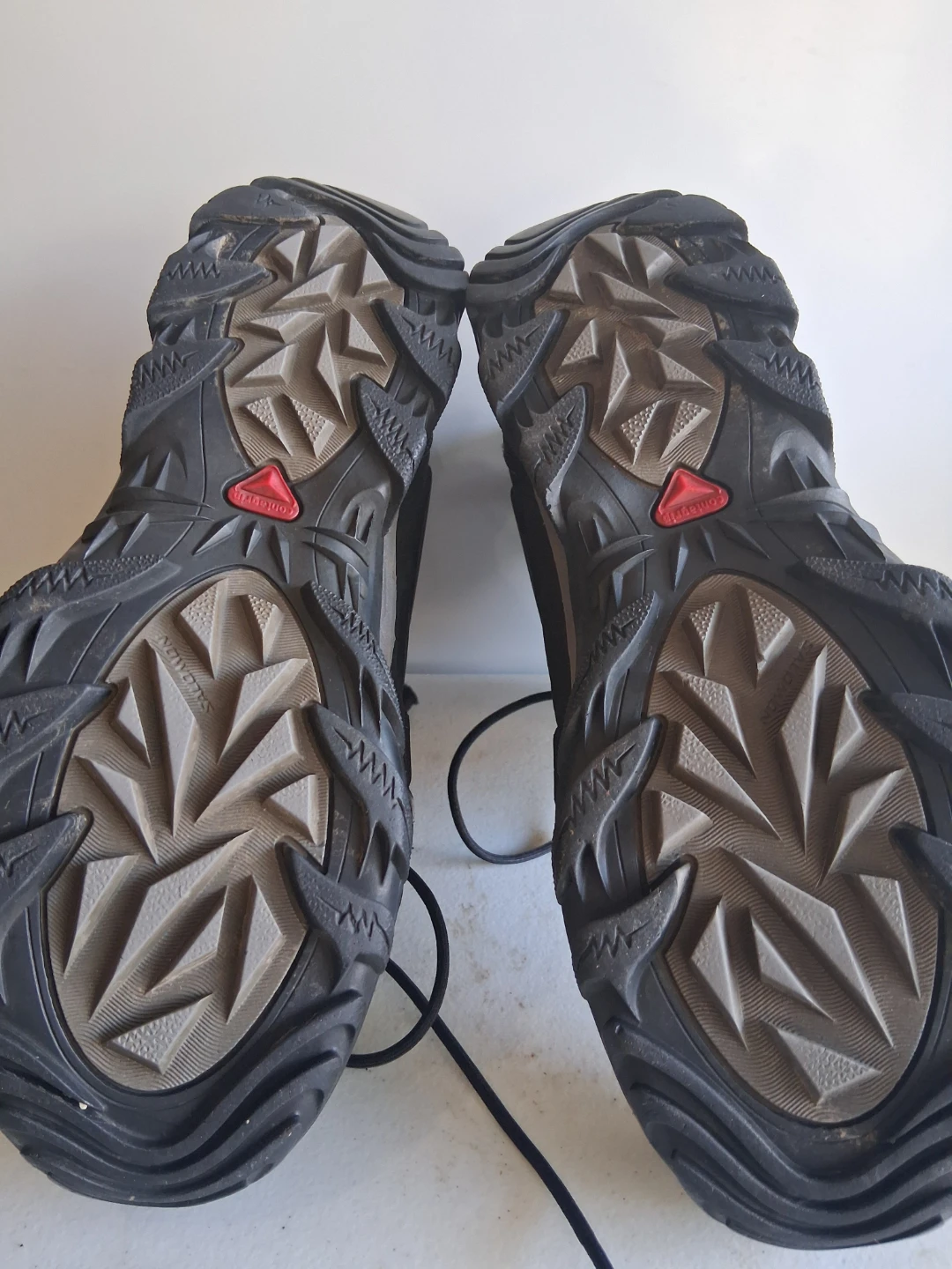 Salomon Waterproof Hiking Boots size 9 - photo 5