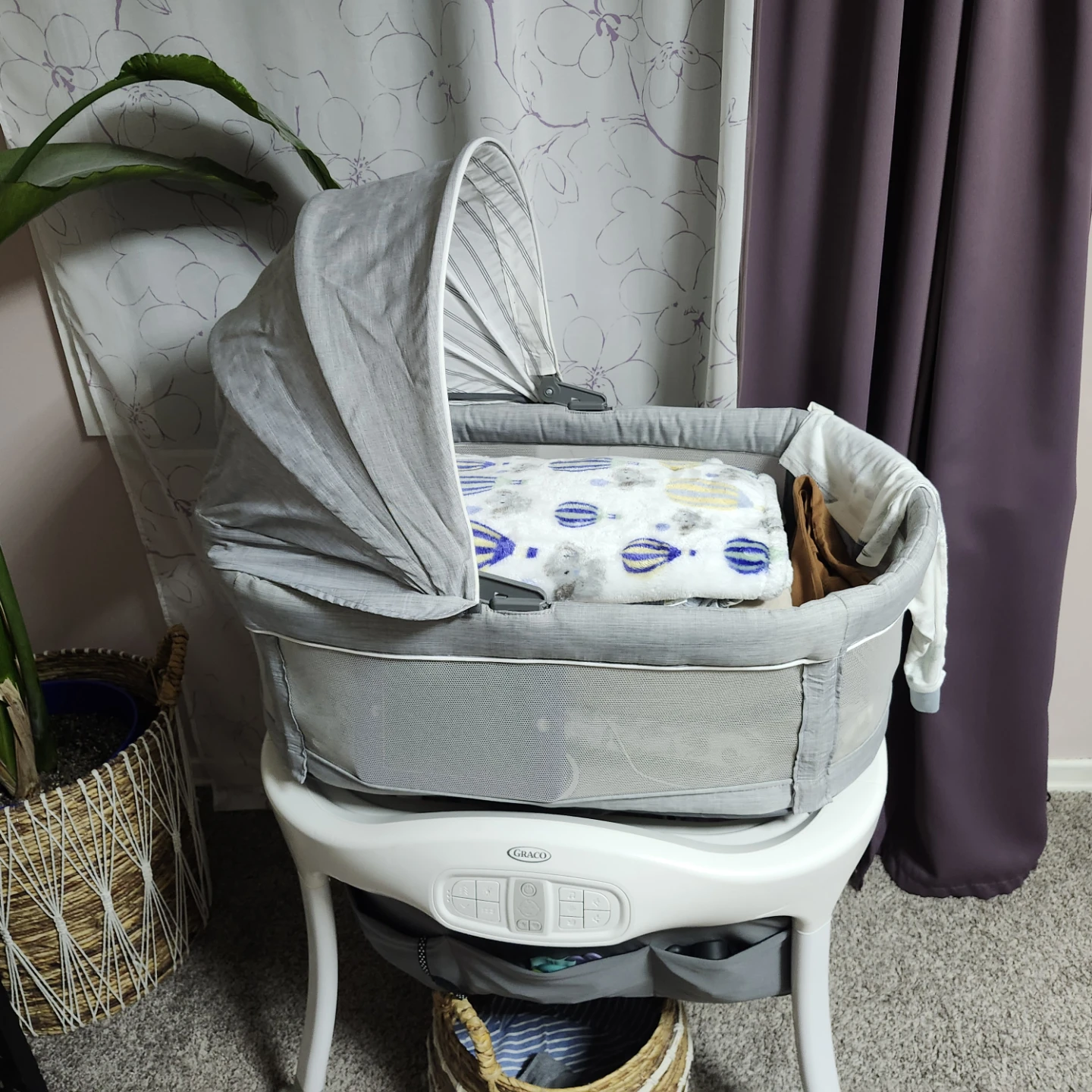 Graco Sense2Snooze Bassinet with Cry Detection