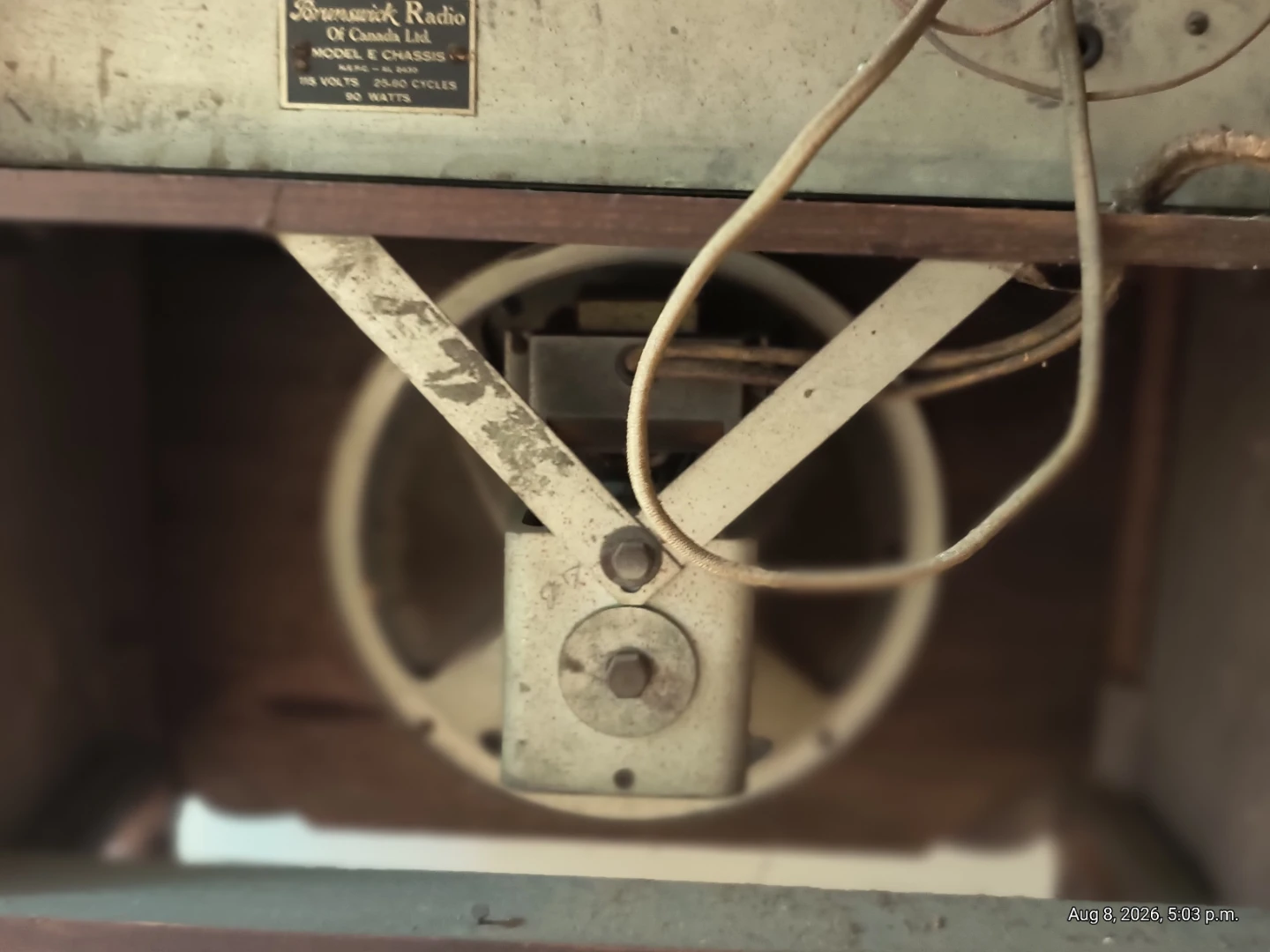 Vintage Brunswick Radio of Canada Ltd. Model E Radio - photo 5