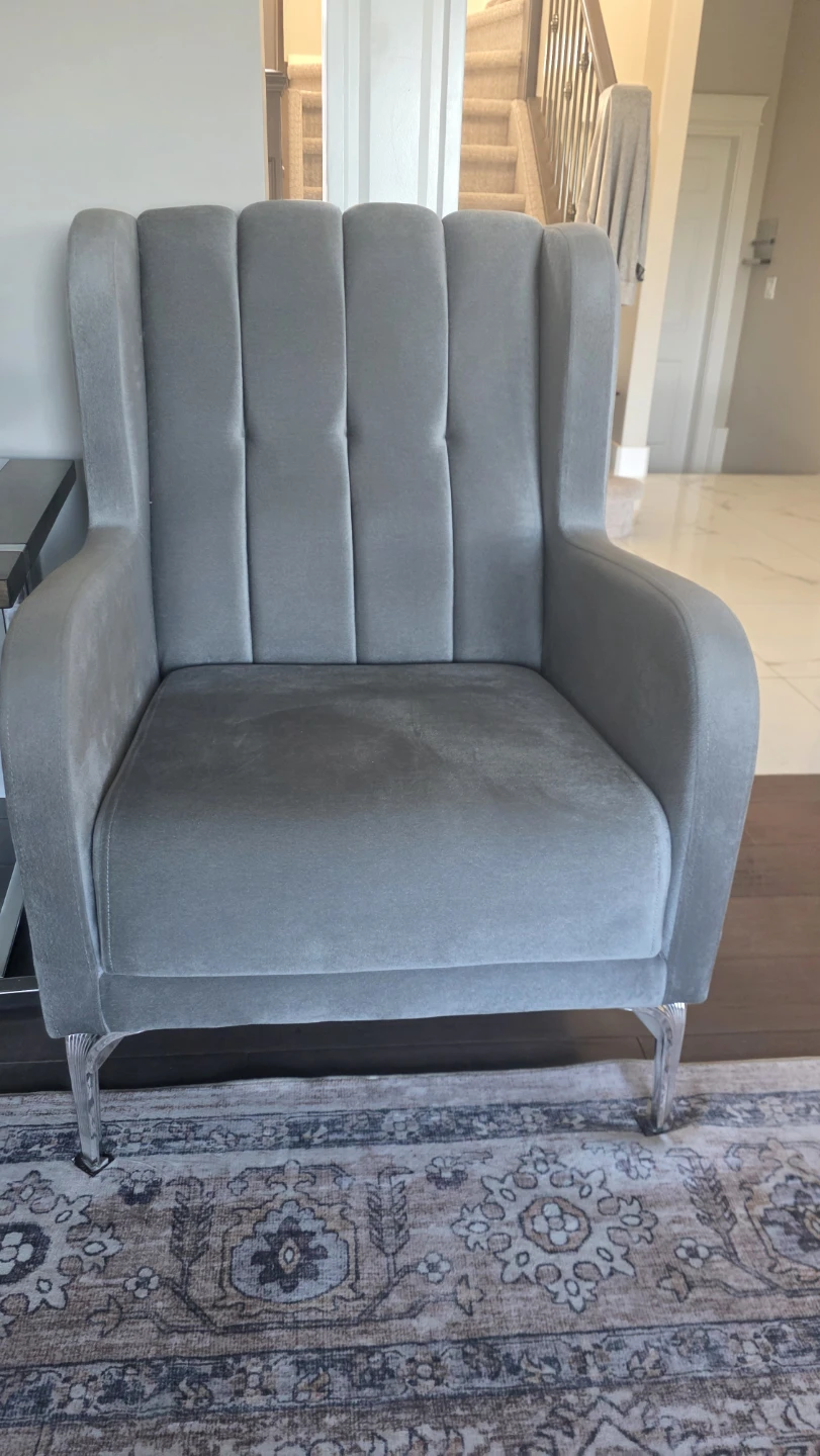 Pair of Almost new single couches - photo 2