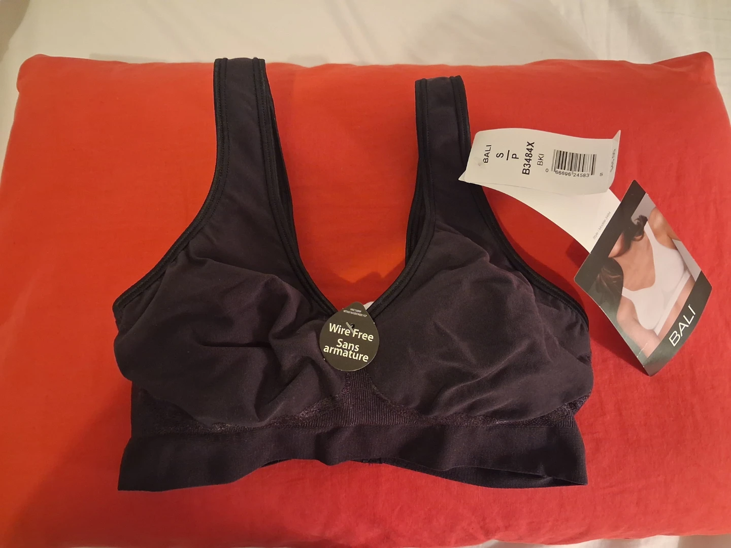 Bali Women's Black Comfort Revolution Wirefree Sports Bra