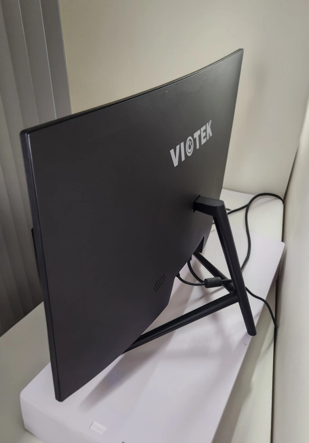 Viotek GN24C 24" FHD 144Hz Curved Gaming Monitor - photo 4