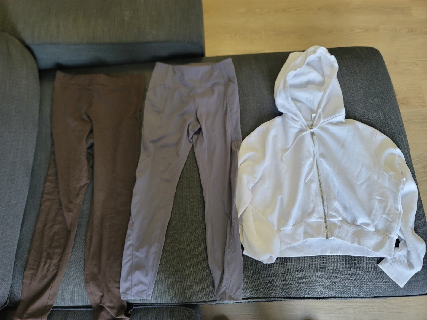 Bundle of Women's Clothing SIZE:MEDIUM - photo 3