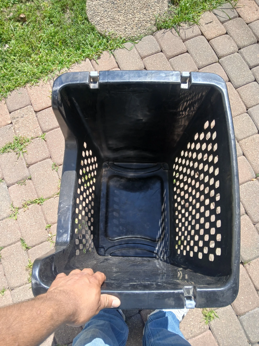 Rolling black plastic storage basket - photo 2