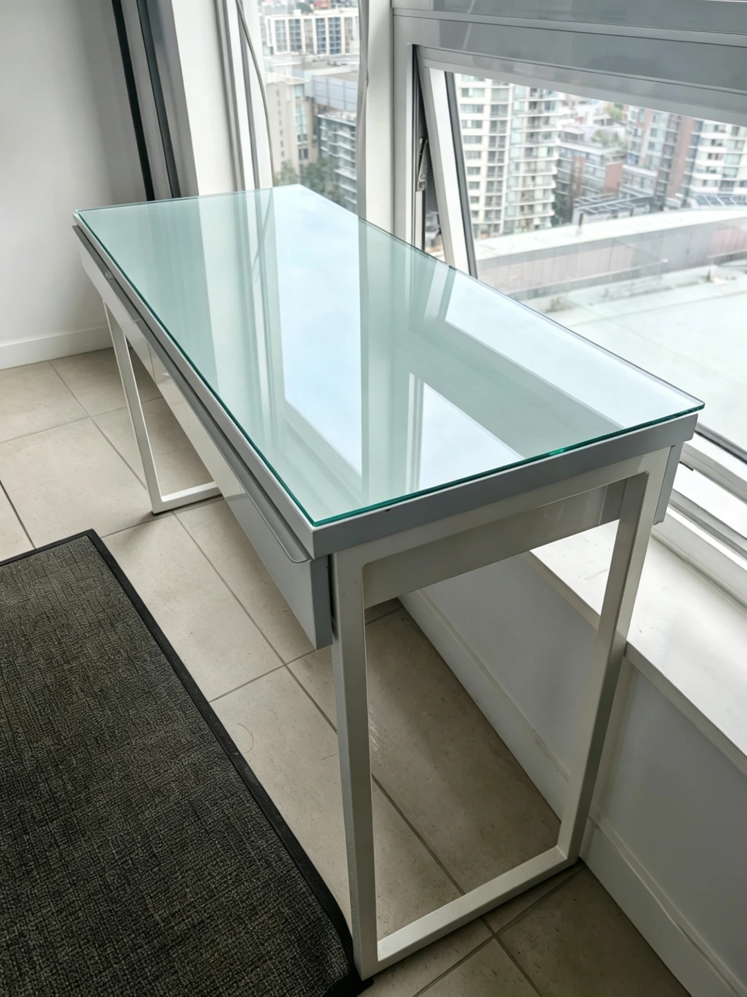 Modern Glass‑Top Desk – 120 cm Wide, Two Drawers - photo 3