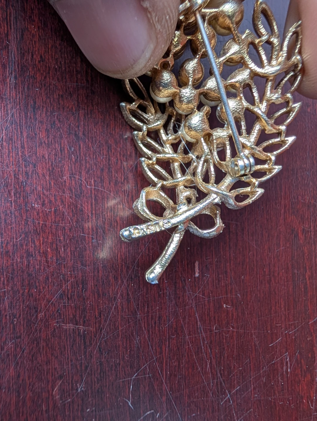 Lisner Gold Tone Faux Pearl Brooch - photo 3