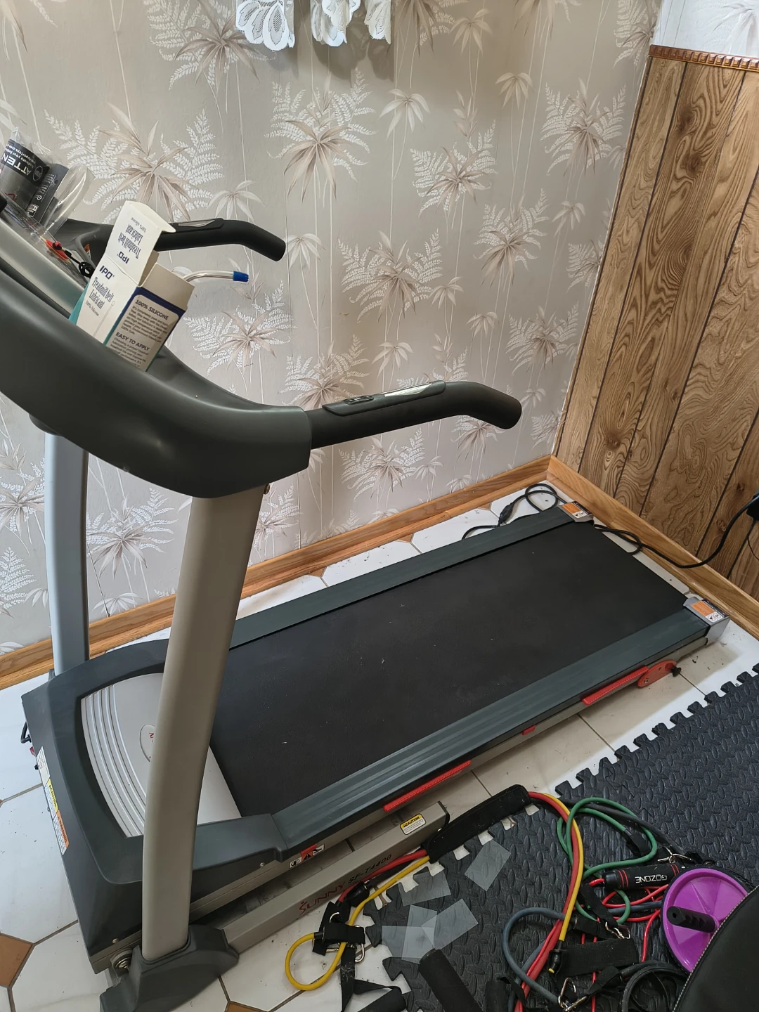 Sunny Health & Fitness Treadmill - photo 3