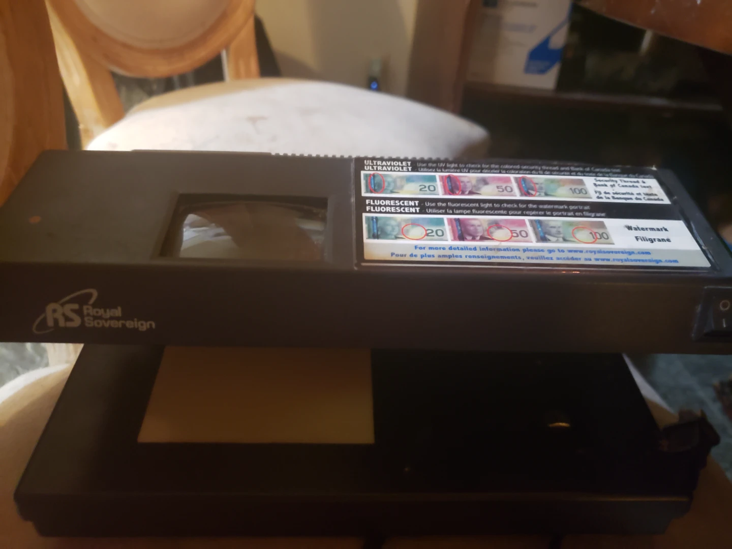 Royal Sovereign counterfeit bill detector - photo 2
