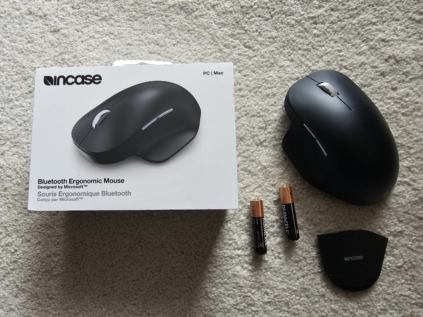 Incase by Microsoft Ergonomic Bluetooth BlueTrack Mouse Black