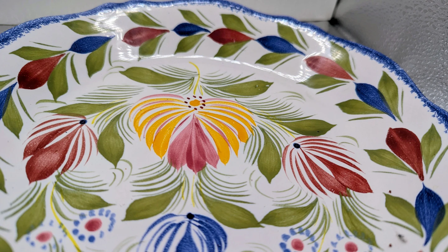 Henriot Quimper France Hand-Painted Plate - photo 2