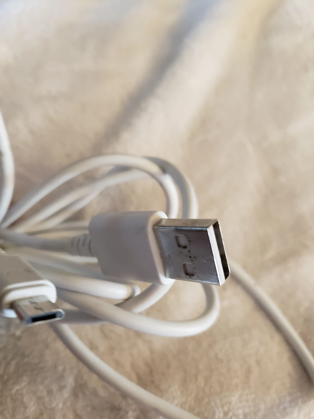 White USB to Micro USB Charging Cable - photo 3