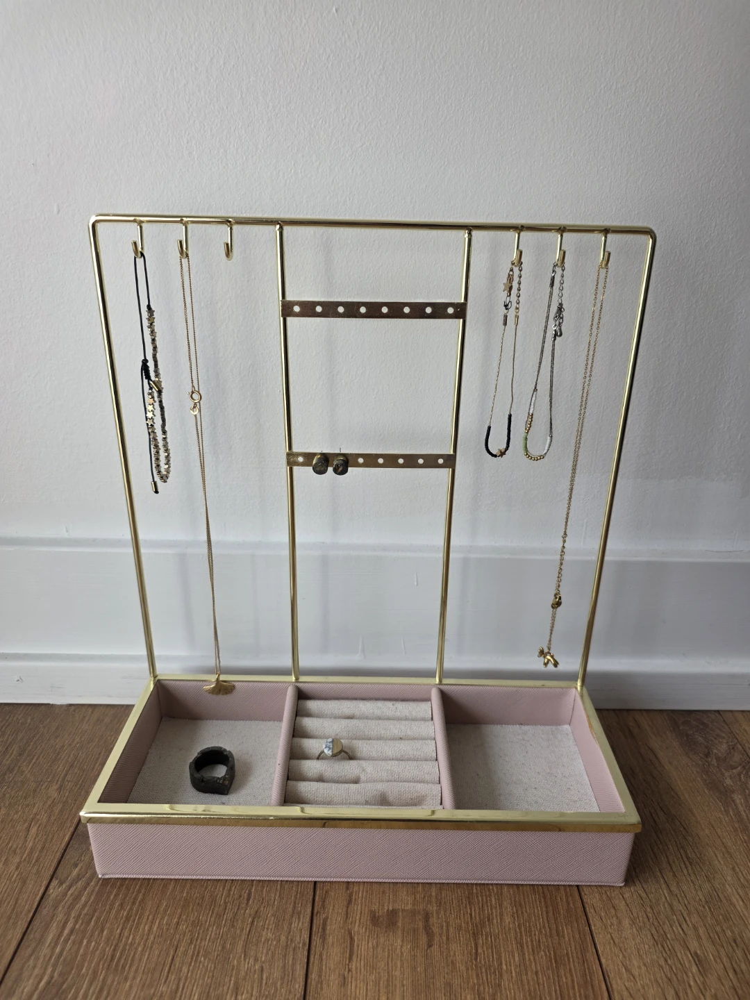 Pink Jewelry Stand - photo 2