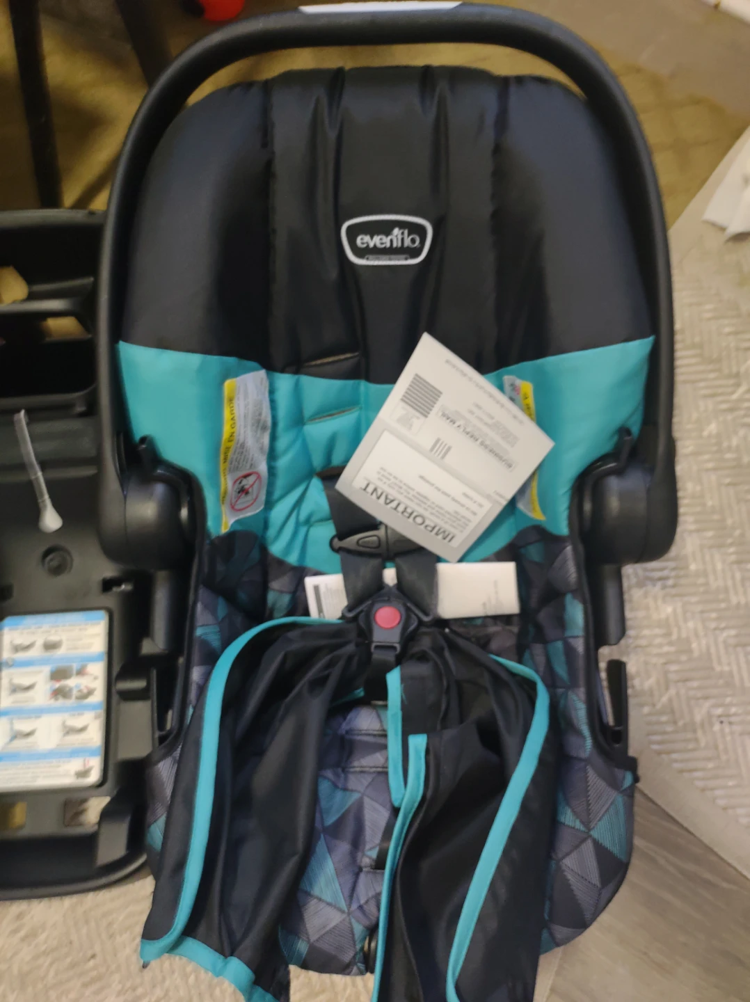 Evenflo NurtureMax Infant Car Seat with Base - photo 2