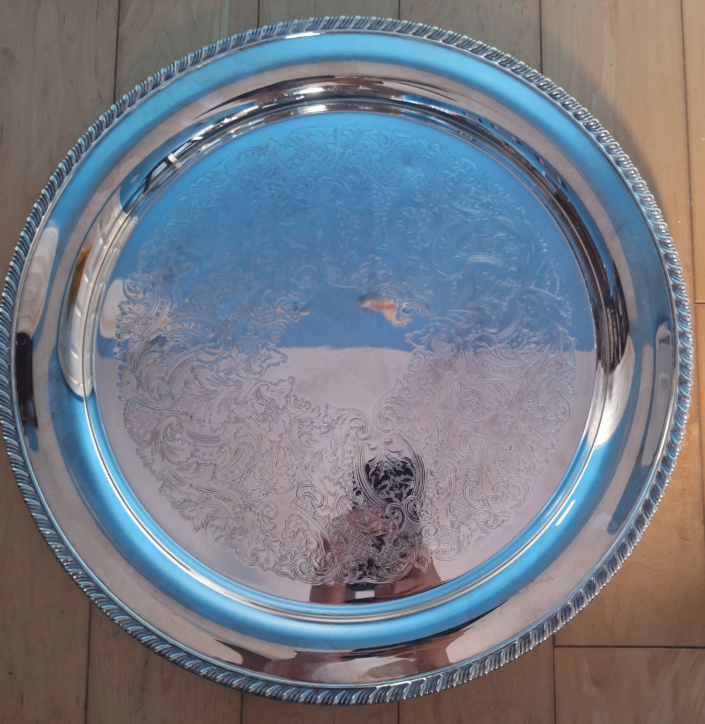 Vintage Rogers Silver Plated Serving Trays 15 and 10 inches - photo 5