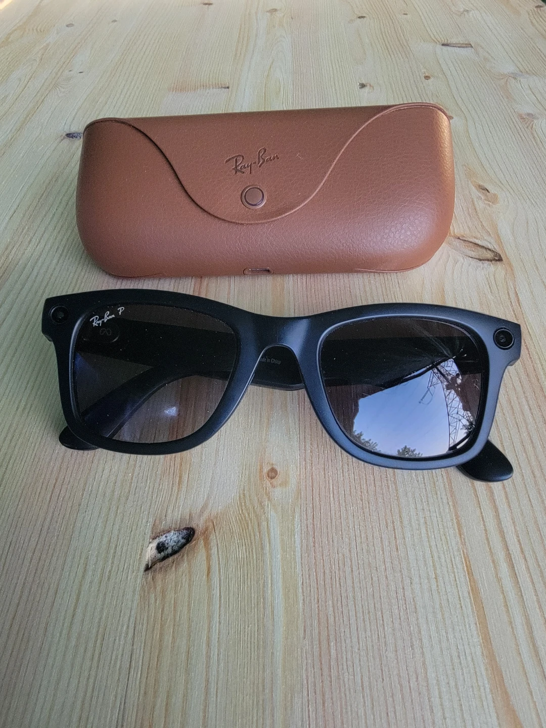Ray-Ban Wayfarer meta Sunglasses with Case