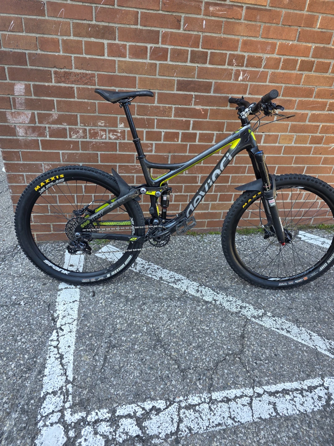 Devinci Troy Carbon Full Suspension Mountain Bike